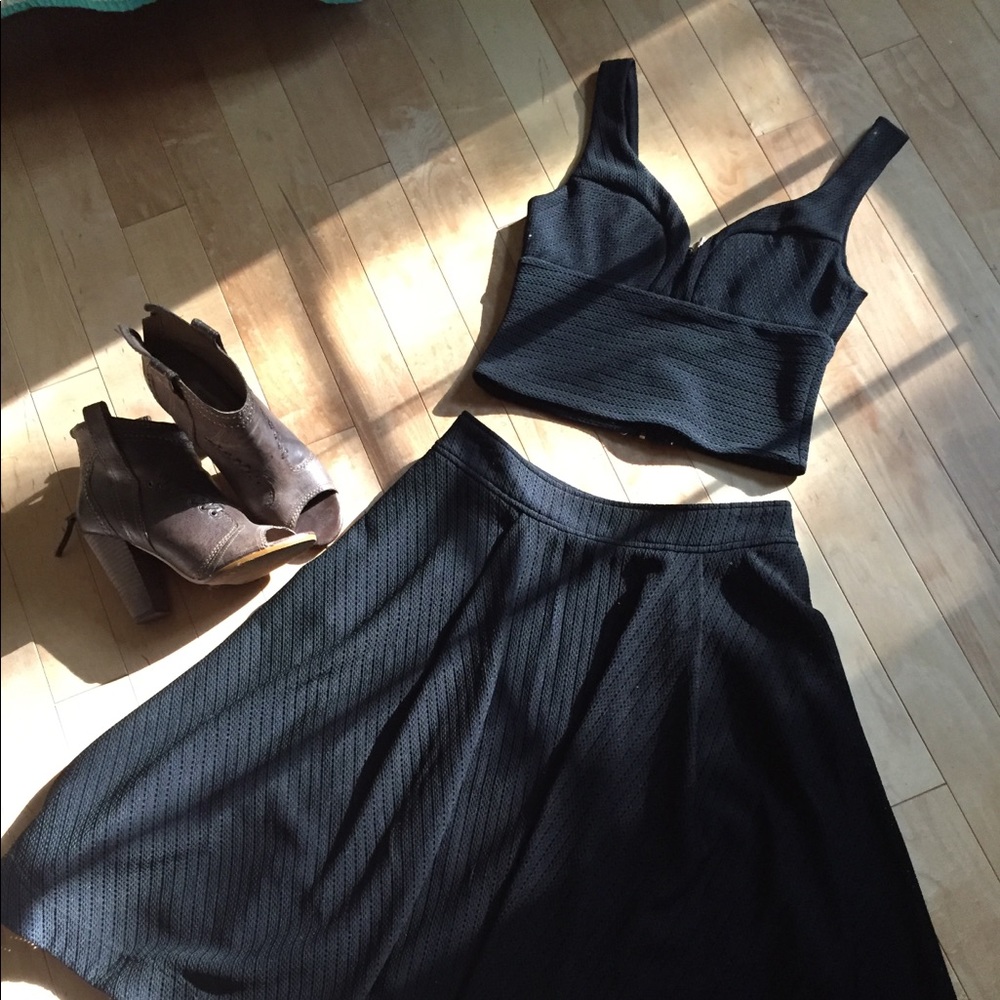 GUESS  A-line shirt and matching top